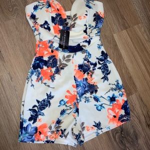 New Floral Romper Size Small